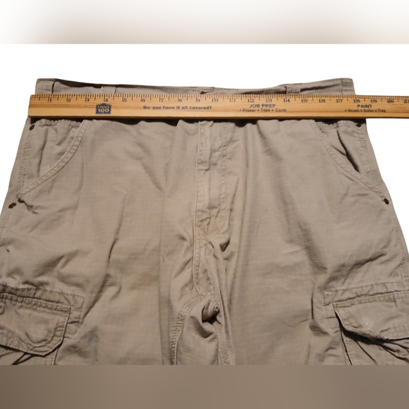 Berne Men's Size 36 Tan Cargo Shorts - Picture 3 of 5
